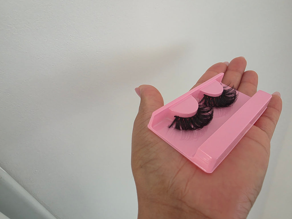 Motif - Luxury Russian Volume Lashes