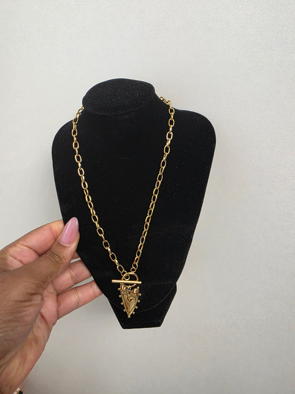 Gold Toggled link Heart Pendant Necklace