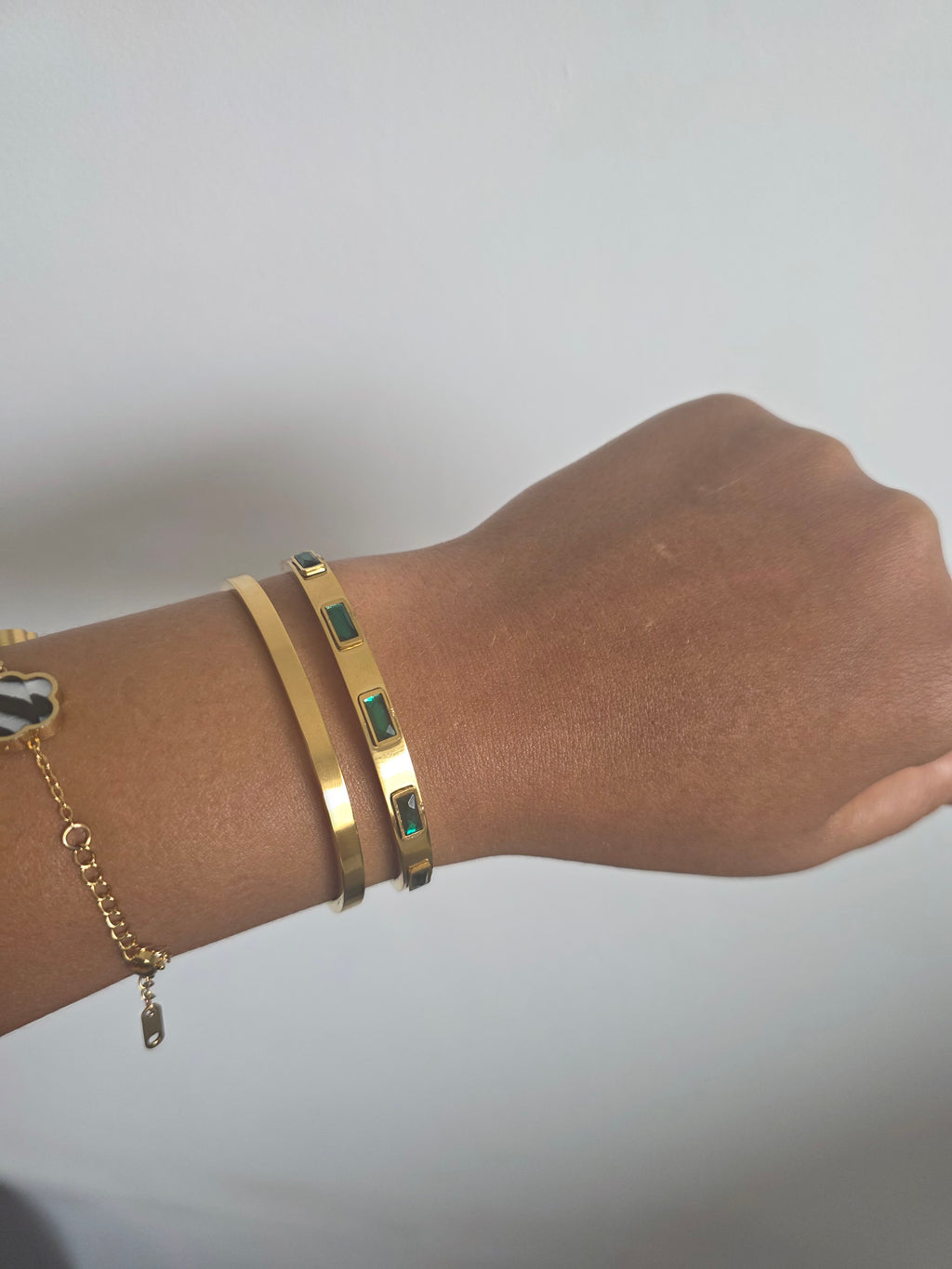 Gold & Green Baguette Crystal Bangle Bracelet
Diameter- 6cm