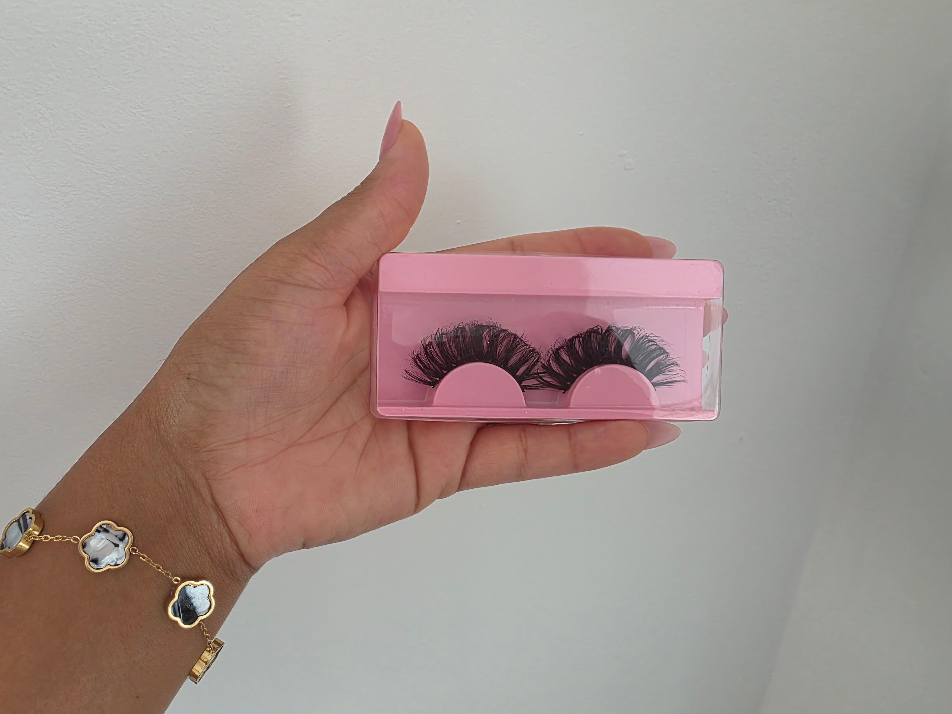 Motif - Luxury Russian Volume Lashes